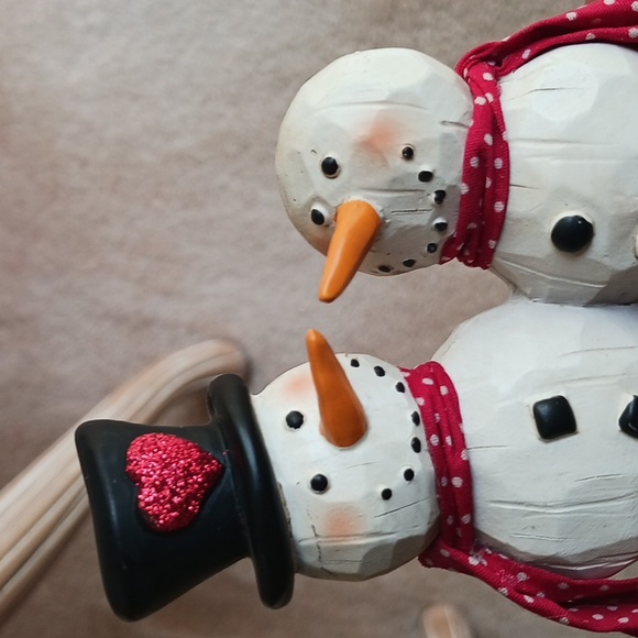 Vintage Snowman couple figurine/"carved wood" hand painted,, 5 1/2" tall..New. - Picture 8 of 12